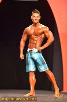 Men's Physique Showdown Winner- Jeremy Buendia